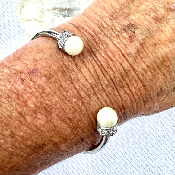 Ann Taylor Silver Faux Pearl Rhinestone Cuff Bracelet EUC - Picture 6 of 11